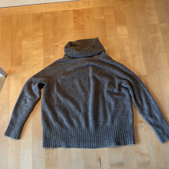 Community wool turtleneck sweater - Picture 4 of 4